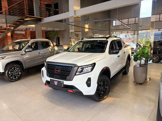 NISSAN FRONTIER 2.3 16V TURBO DIESEL PRO4X CD 4X4 AUTOMÁTICO